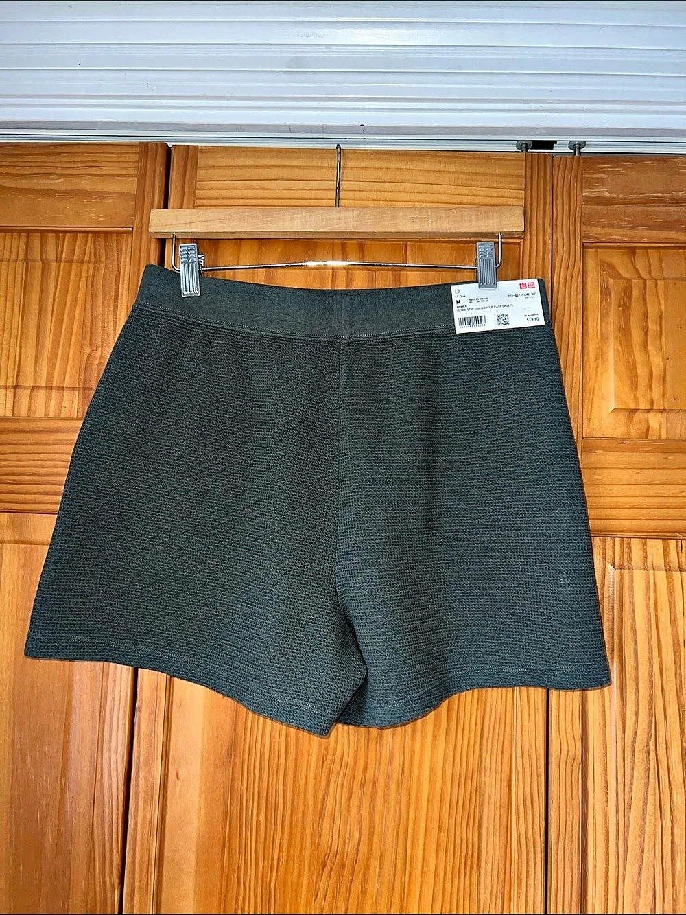 Woman’s Uniqlo Ultra Stretch Waffle Easy Shorts Athletic Gray Medium